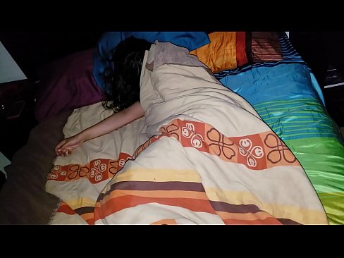 ❤️ Stepson akimtusi mama yake mdogo wa kambo wakati amelala. kwetu